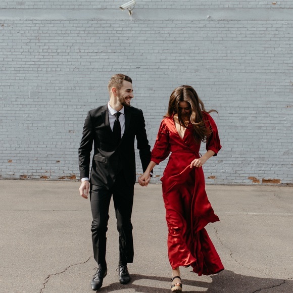 ❗️SOLD❗️Reformation Olivine MaxiSilk Dress Crimson - Picture 9 of 16